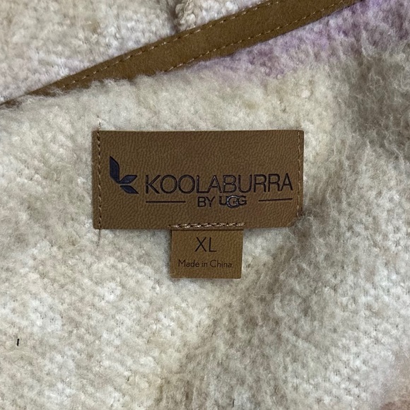 Koolaburra by UGG Cozy Sherpa Hooded Vest [1447] - Picture 8 of 9